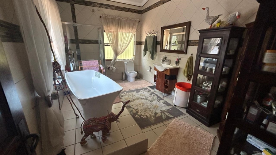 Commercial Property for Sale in Zuurplaat A H North West